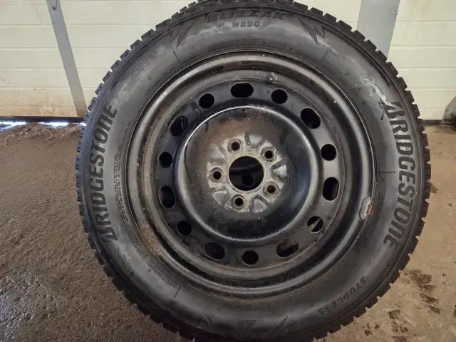 Winter Tires on Rims – Bridgestone Blizzak WS90 (205/60R16) in Tires & Rims in City of Toronto - Image 4