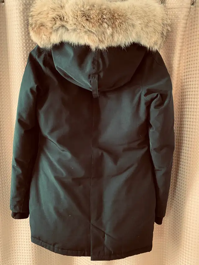 Canada goose black Victoria parka in Women's - Tops & Outerwear in Cape Breton - Image 10