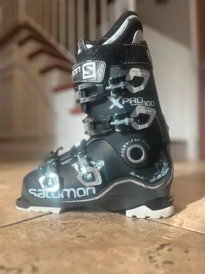 If you're reading this, the item is still available! I remove ads once items are sold. Salomon Ski B...