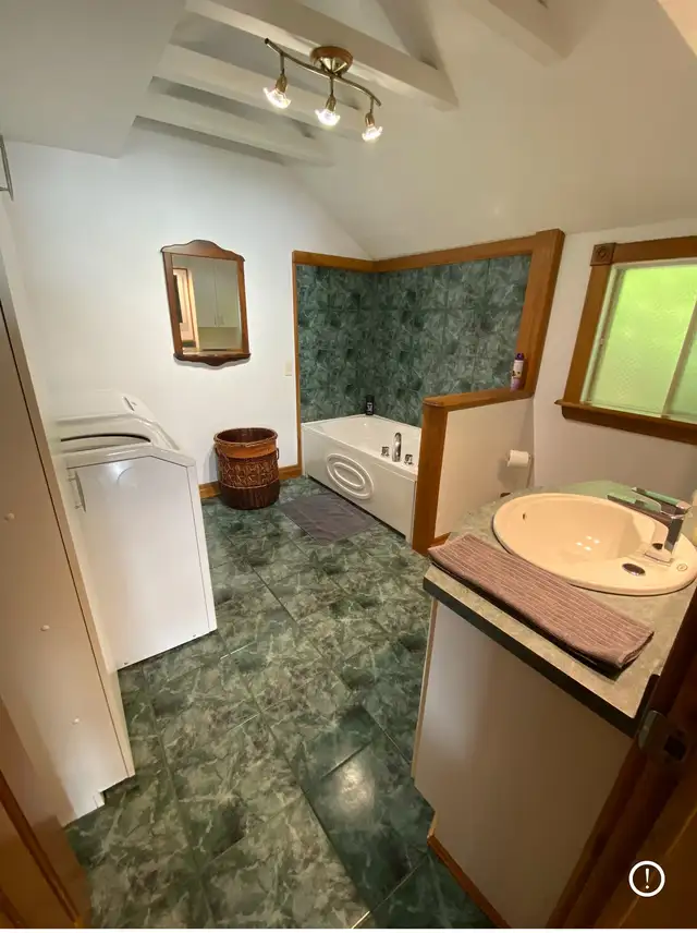 Chalet bord de l’eau avec spa à louer in Quebec in Canada - Image 7