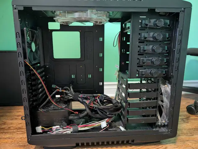 computer case with power supply  in System Components in Markham / York Region - Image 4