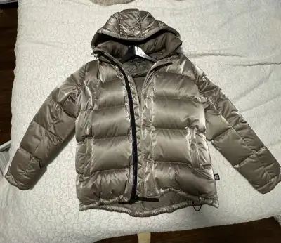 Aritzia Super Puff - M, View more