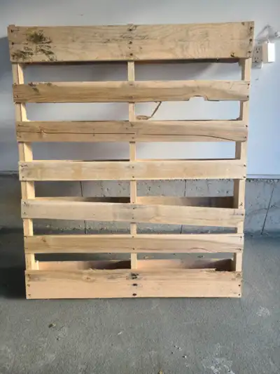 Wood Pallet to giveaway, View more