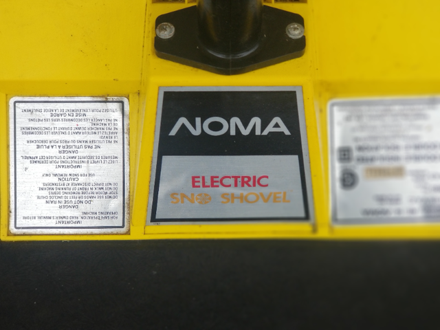 Noma Electric Sno Shovel in Snowblowers in Oakville / Halton Region - Image 3