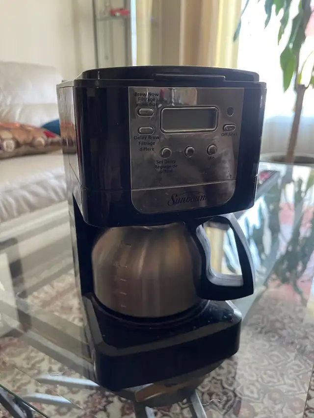 Sunbeam 5 cup programmable coffee maker  in Coffee Makers in London - Image 2