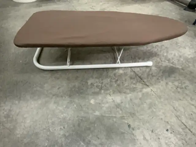 Planche à repasser portable pour le camping in RV & Camper Parts & Accessories in Lévis - Image 3