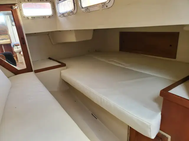 1986 MK1 Catalina 36 Sailboat For SALE in Sailboats in City of Toronto - Image 9