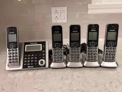 Système téléphonique sans fil numérique avec répondeur et fonction de liaison cellulaire Bluetooth....