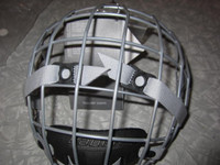 Brand New BAUER 5100 FACEMASK