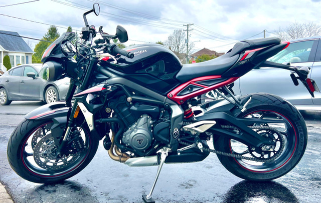 TRIUMPH STREET TRIPLES RS NÉGOCIABLE dans Routières sportives  à Laval/Rive Nord