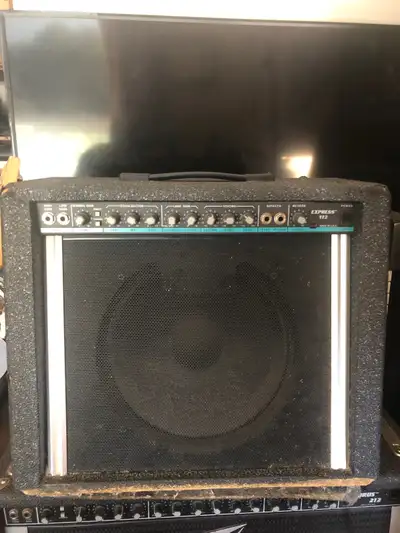 Peavey Express 112 Guitar Amp - 65W, View more