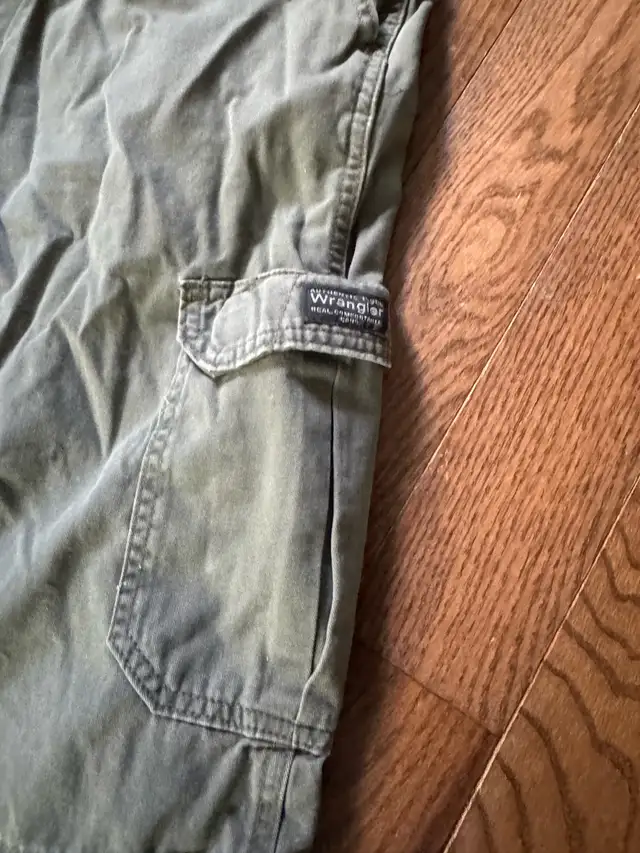 men’s shorts in Men's in Oshawa / Durham Region - Image 3