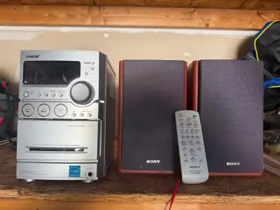 Excellent Condition -Sony Cassette stereo system model CMT-NEZ30, View more
