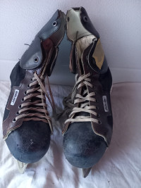 I deliver! Vintage Bauer Al Arbour Junior Pro Ice Hockey Skates