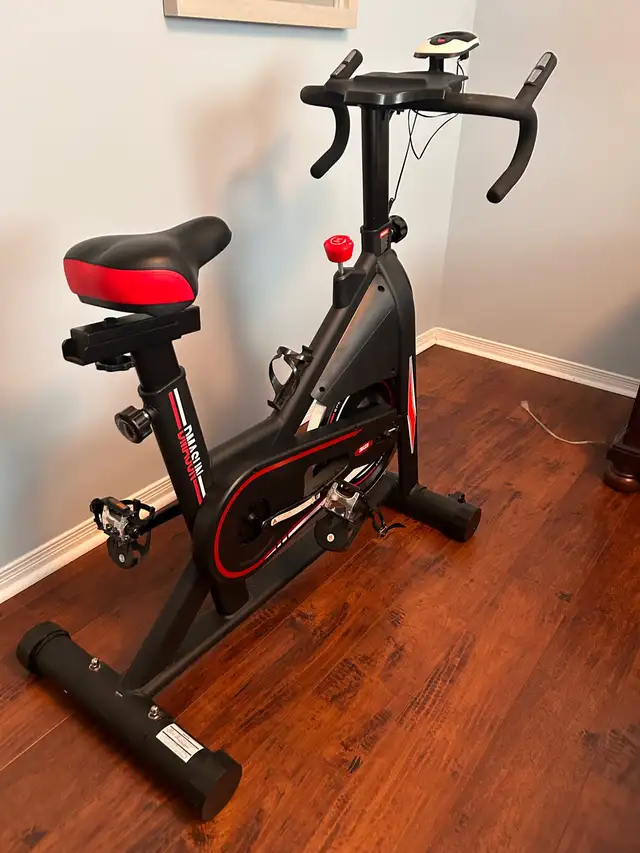 Stationary/Excercise Bike510361607456706561