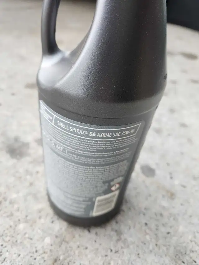 Shell Spirax Oil in Motorcycle Parts & Accessories in Edmonton - Image 3