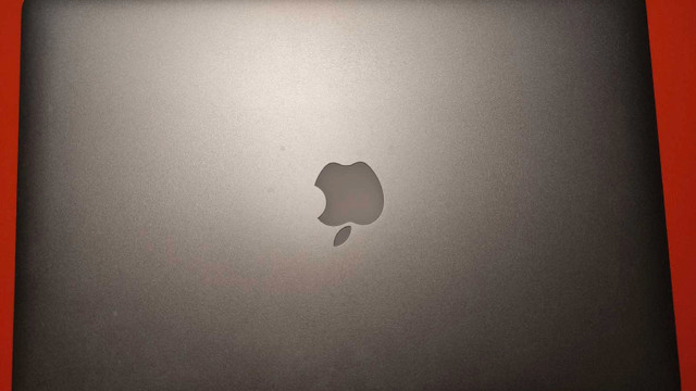 MacBook pro 2015  in Laptops in City of Halifax - Image 2