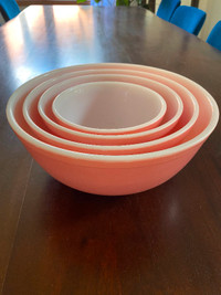 Rare Vintage 1950s Pyrex Pink Flamingo Nesting Bowls