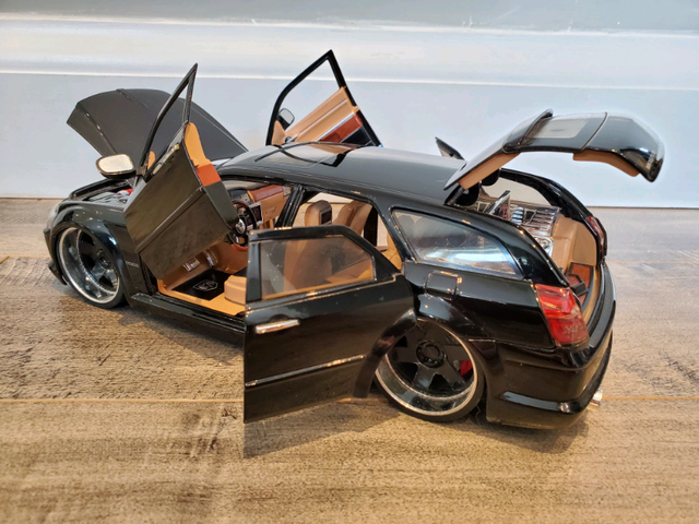 【期間限定特価】1/18 jada製 Dodge Magnum R/T 未開封品 1:18 Diecast Jada Dub City 2006 Dodge Magnum R/T Hemi Black NB