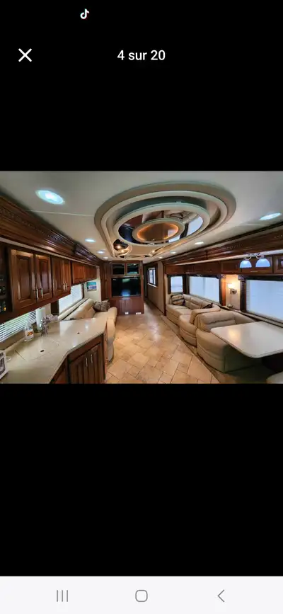 Very good condition. Cummins 425 engine, Alison transmission, air brakes & suspension. Tag double re...