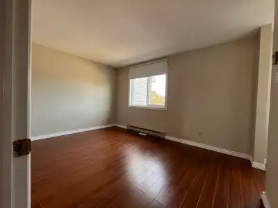 Master bedroom for rent