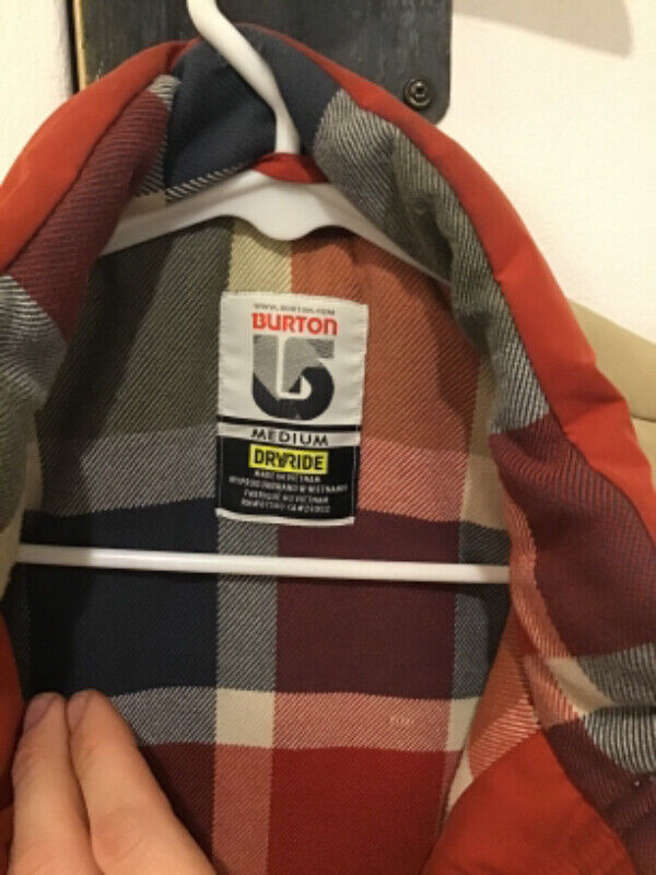 Burton Snowboard jacket winter medium size in Men's in City of Toronto - Image 3