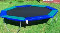 16 ft, adult-weight outdoor TRAMPOLINE by Canada Trampolines