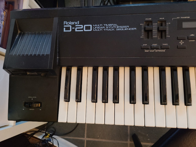 Vintage Roland D-20 Keyboard dans Pianos et claviers  à Ville de Montréal