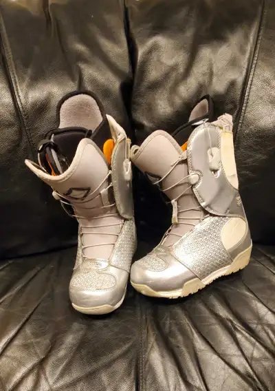Wonens Burton Snowboard Boots size 7$120, View more