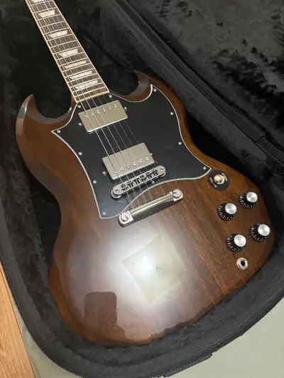 Gibson sg standard dark walnut, View more