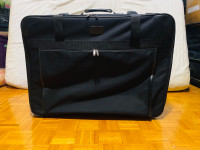 Large Luggage bag / Suitcase / checked bag (Excellent condition)