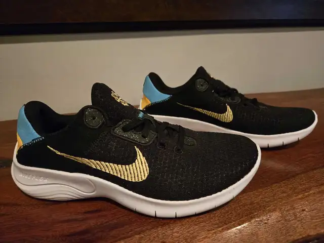 New ladies Nike runners in Women's - Shoes in Norfolk County - Image 2