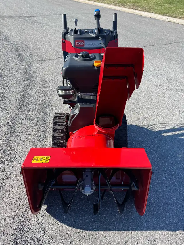Toro 14/28 Commercial TRX HD Snowblower Souffleuse a Neige in Snowblowers in City of Montréal - Image 3