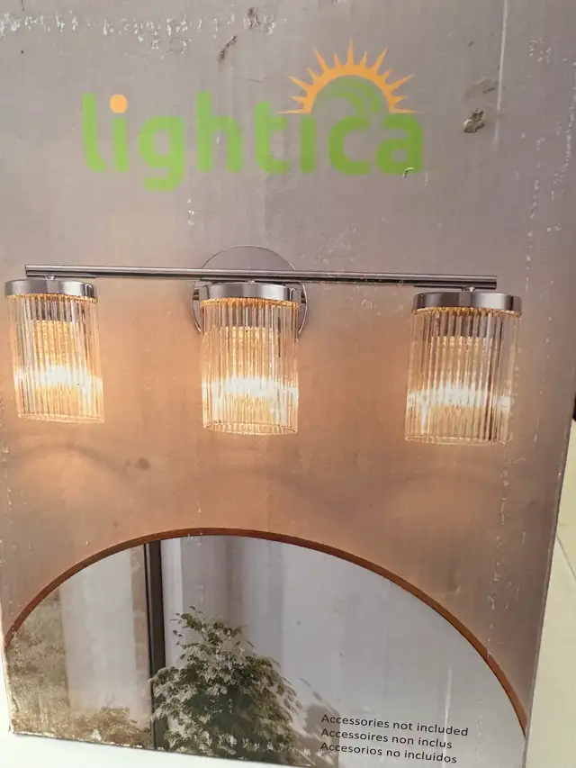 Vanity Lights in Indoor Lighting & Fans in Ottawa - Image 5