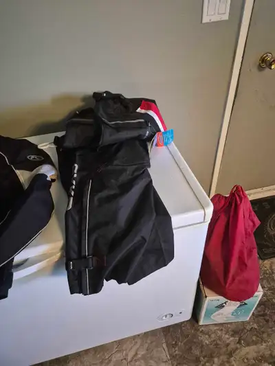 Selling motorcycle pants and jacket, really good shape jacket 2XL 3XL. Keith 250 983 4723