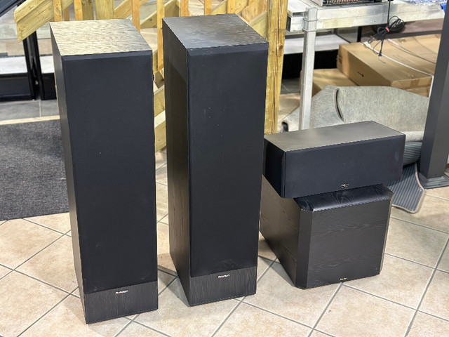 Paradigm Surround Sound Speaker Set in Speakers in Mississauga / Peel Region