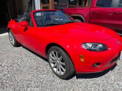 2006 Mazda Miata Always parked inside ,no winters. 90k. Everything is original. Pw, Pm, Pd, air crui...