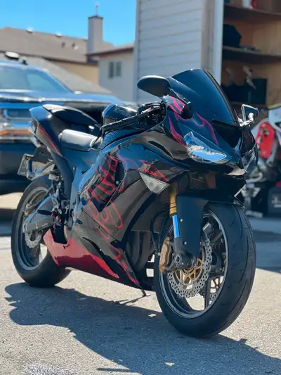 2006 Ninja 636 - 20080km (OBO) This bike is in great condition it starts and runs great has 20080 km...
