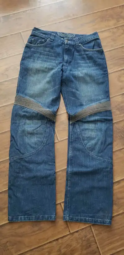 Joe Rocket riding jeans lined with Kevlar on knees and seat/crotch area. No pads included. Sz.32 lon...