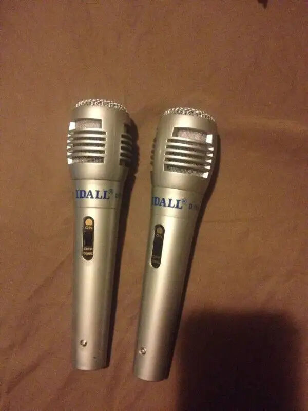 Microphone stand and one microphone of your choice in Other in Mississauga / Peel Region - Image 9