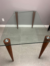 Table en vitre 