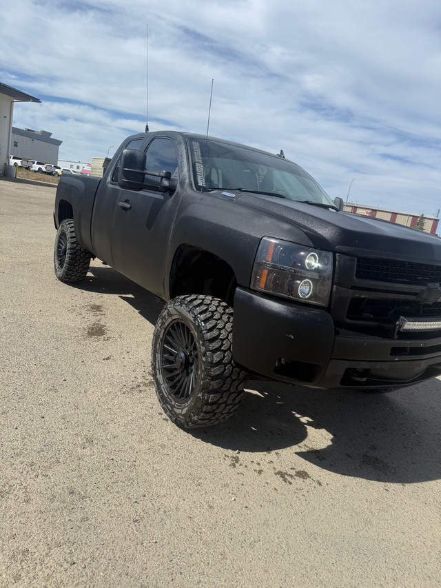 2007 Chevy Silverado  in Cars & Trucks in Edmonton