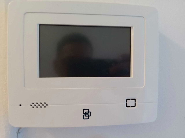 Système d’alarme avec ecran tactile dans Appareils électroniques  à Ville de Montréal - Image 2