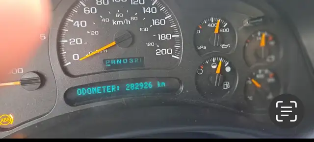 2004 Chevy Duramax LLY 3500 in Cars & Trucks in Red Deer - Image 4