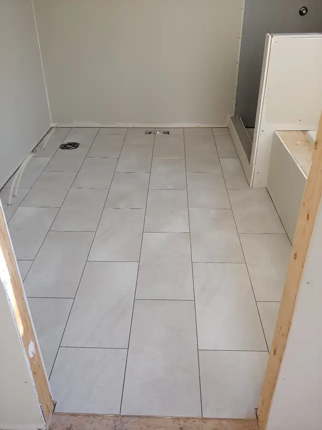 Professional Tile Installer & General Services505382117846568961