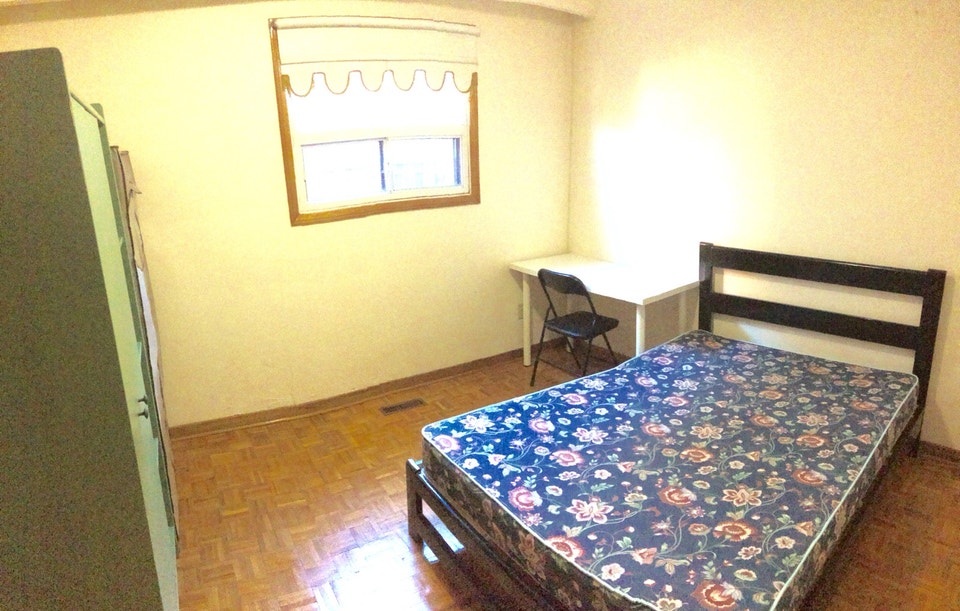 Quiet comfy single room for rent 2
