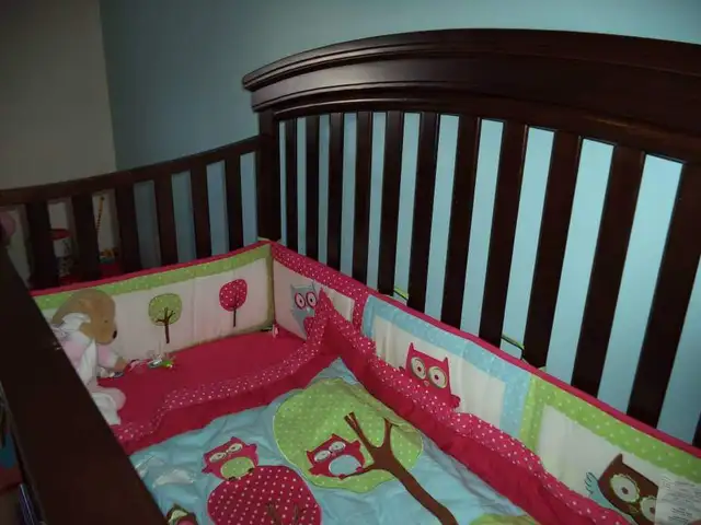 Bassinette 4 en 1 et commode in Beds & Mattresses in Trois-Rivières - Image 6