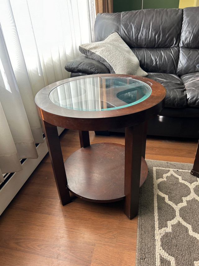 Glass and wood coffee table and 2 end tables in Coffee Tables in City of Halifax - Image 4