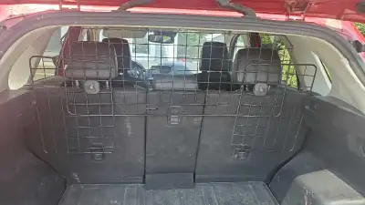 - Pour empêcher les animaux de passer par-dessus les sièges - fixation par tie-wrap - ajustable