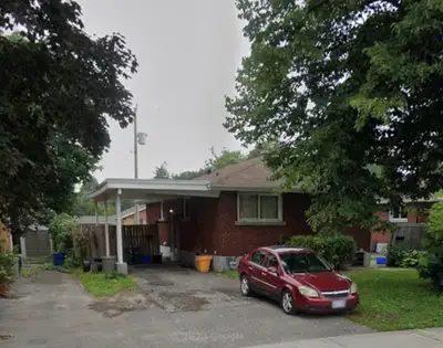 1148 Woodroffe Avenue, is just a 20 minute walk to Algonquin college and has 2 of 3 rooms available...